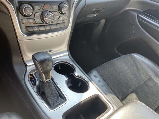 Photo of 2017 Bright White Clearcoat Jeep Grand Cherokee