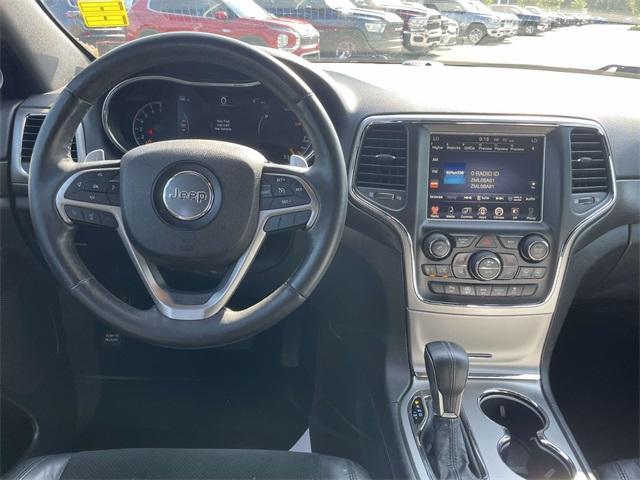 Photo of 2017 Bright White Clearcoat Jeep Grand Cherokee