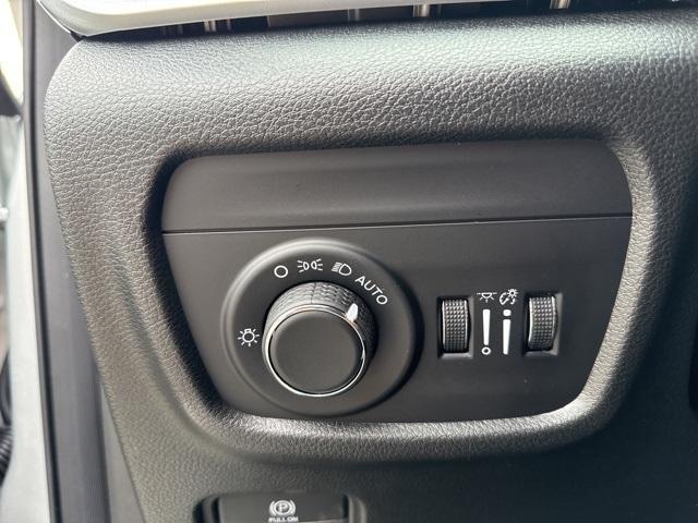 Photo of 2025 Silver Jeep Grand Cherokee L