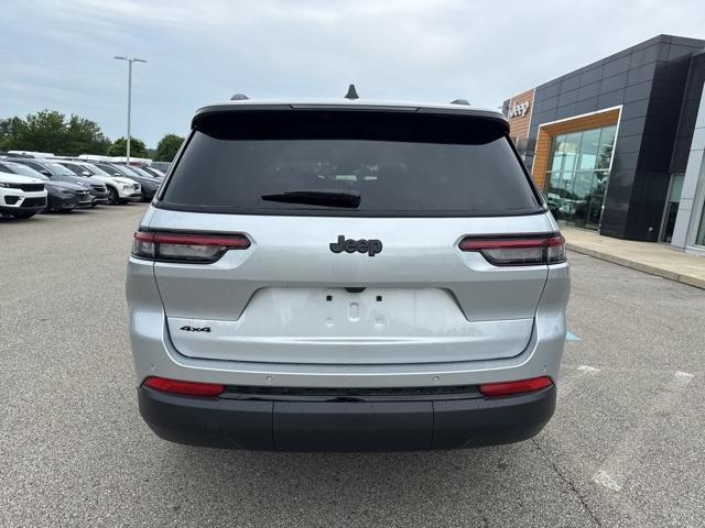 Photo of 2025 Silver Jeep Grand Cherokee L