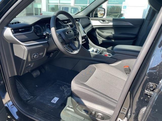 Photo of 2025 Black Jeep Grand Cherokee