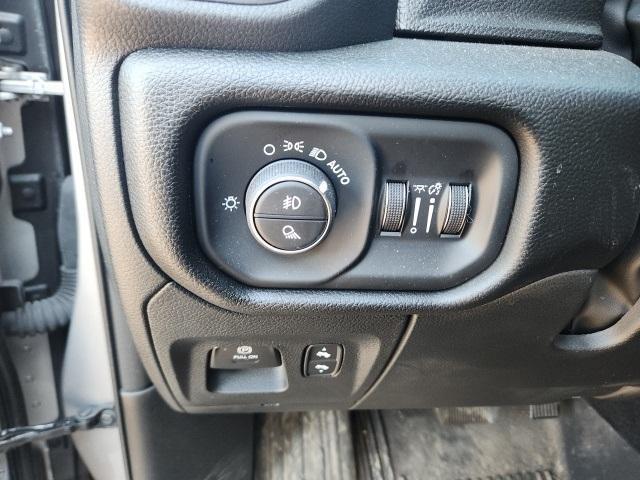 Photo of 2025 Billet Silver Metallic Clearcoat RAM 1500