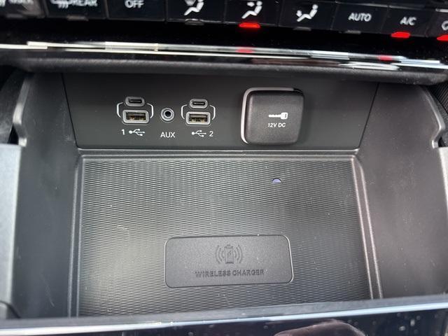 Photo of 2025 Black Jeep Grand Cherokee L