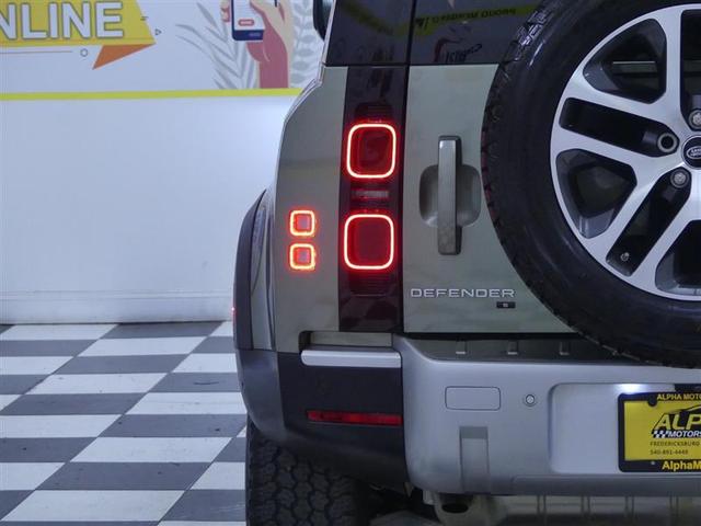 Photo of 2020 Pangea Green Metallic Land Rover Defender