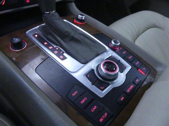 Photo of 2010 Orca Black Metallic Audi Q7
