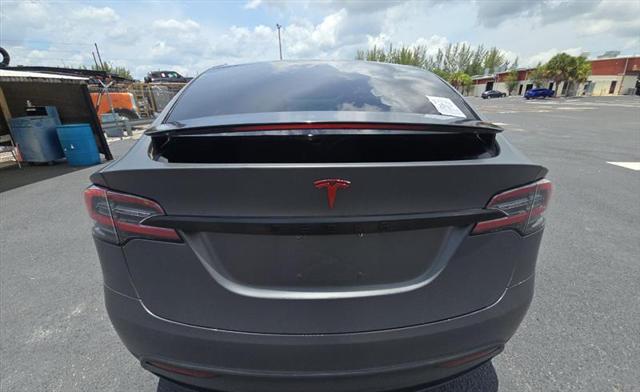 Photo of 2017 Gray Tesla Model X