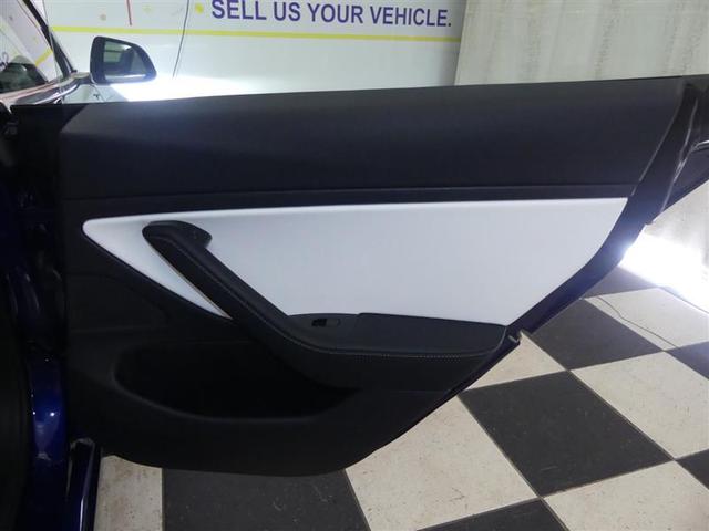Photo of 2020 Deep Blue Metallic Tesla Model 3