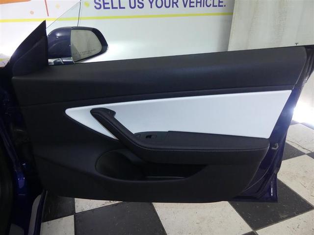 Photo of 2020 Deep Blue Metallic Tesla Model 3