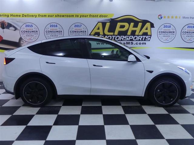 Photo of 2021 Pearl White Multi-Coat Tesla Model Y