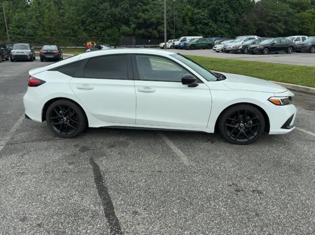 Photo of 2024 Platinum White Pearl Honda Civic