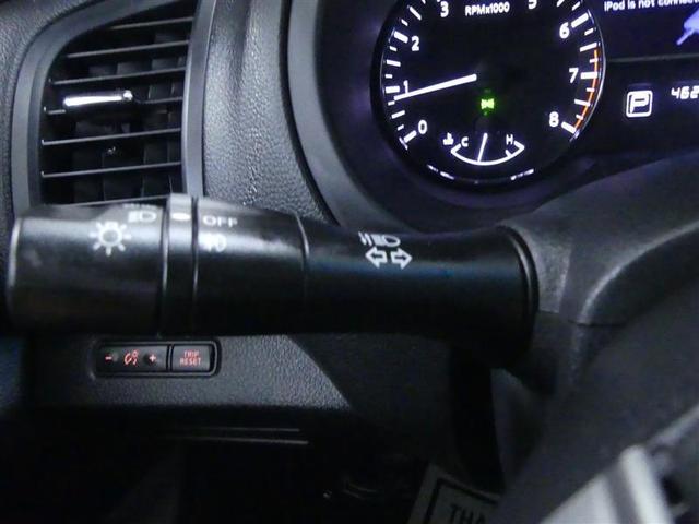 Photo of 2015 White Nissan Altima