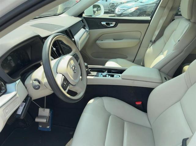 Photo of 2020 White Volvo XC60