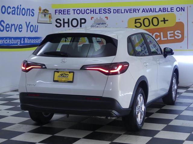 Photo of 2023 Platinum White Pearl Honda HR-V