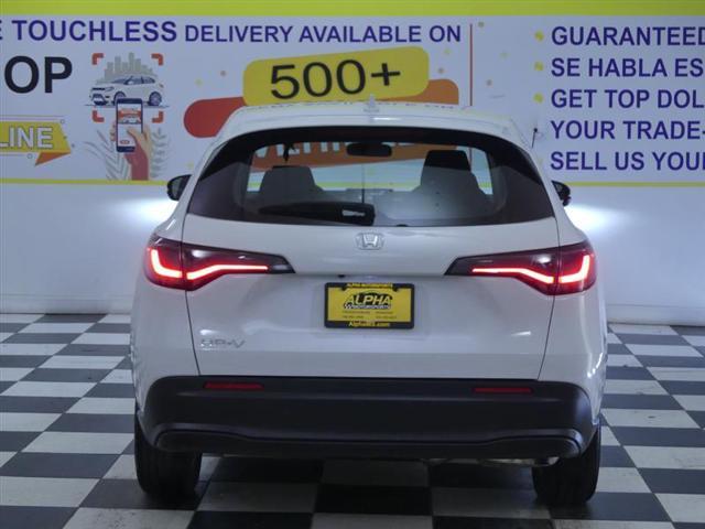 Photo of 2023 Platinum White Pearl Honda HR-V