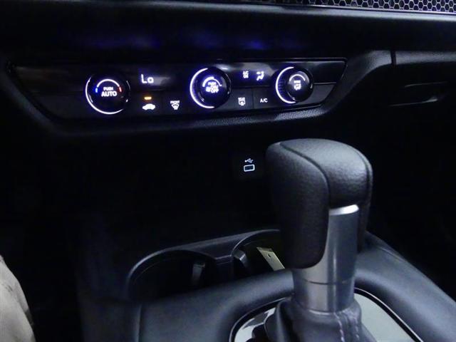 Photo of 2023 Platinum White Pearl Honda HR-V