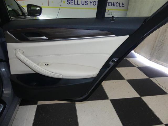 Photo of 2022 Gray BMW 530