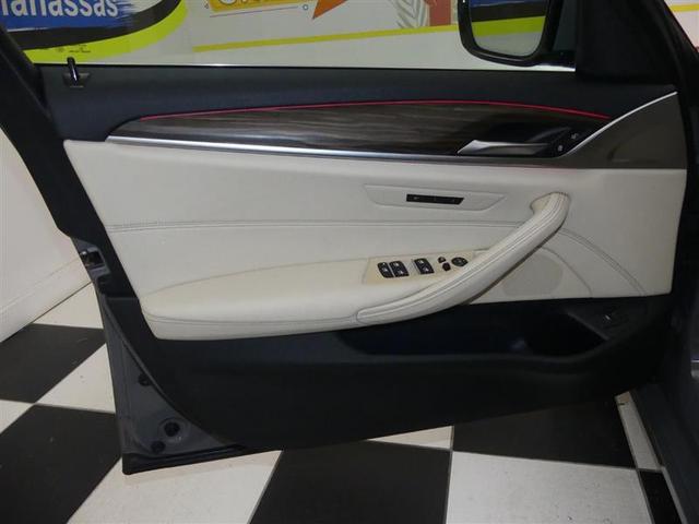 Photo of 2022 Gray BMW 530