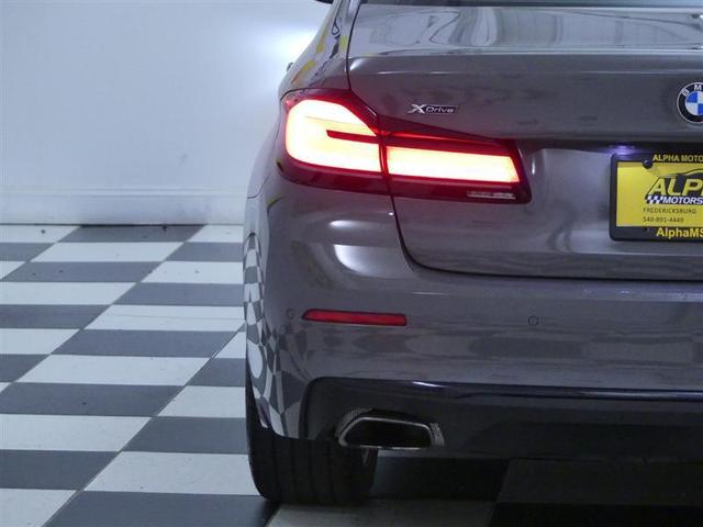 Photo of 2022 Gray BMW 530