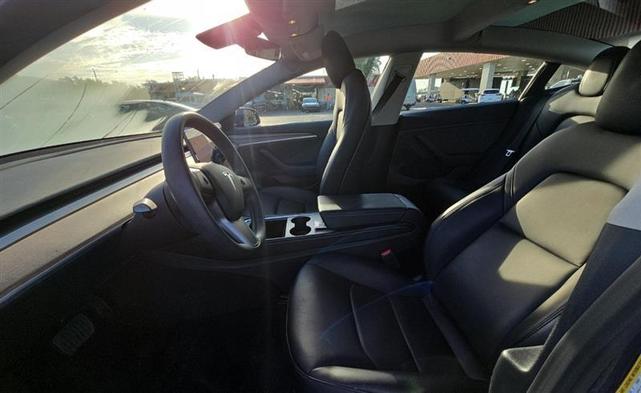 Photo of 2022 Deep Blue Metallic Tesla Model 3