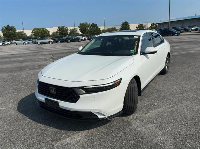 Photo of 2024 Platinum White Pearl Honda Accord Hybrid