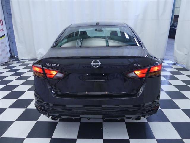 Photo of 2023 Super Black Nissan Altima