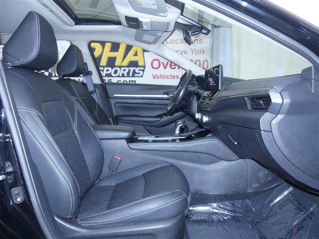 Photo of 2023 Super Black Nissan Altima