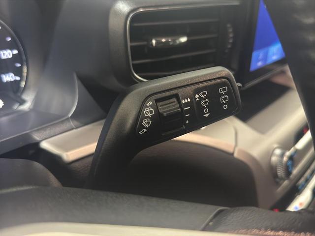 Photo of 2023 Carbonized Gray Metallic Ford Explorer