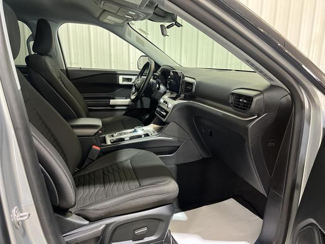 Photo of 2020 Iconic Silver Metallic Ford Explorer