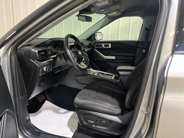 Photo of 2020 Iconic Silver Metallic Ford Explorer
