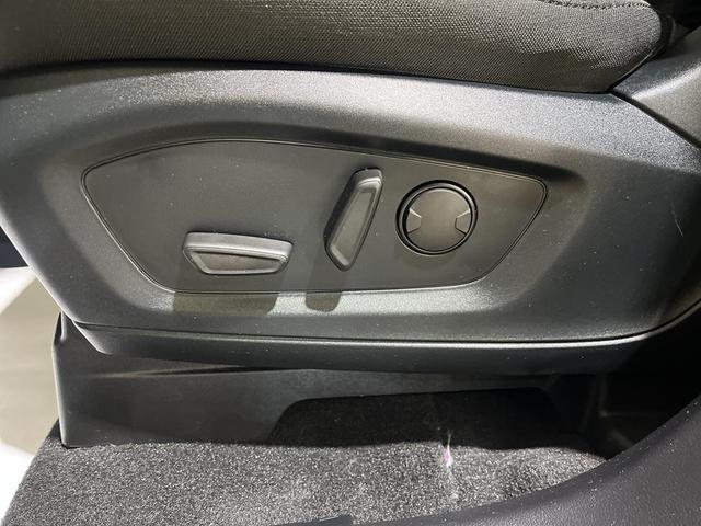 Photo of 2020 Iconic Silver Metallic Ford Explorer