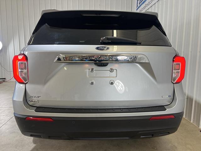 Photo of 2020 Iconic Silver Metallic Ford Explorer