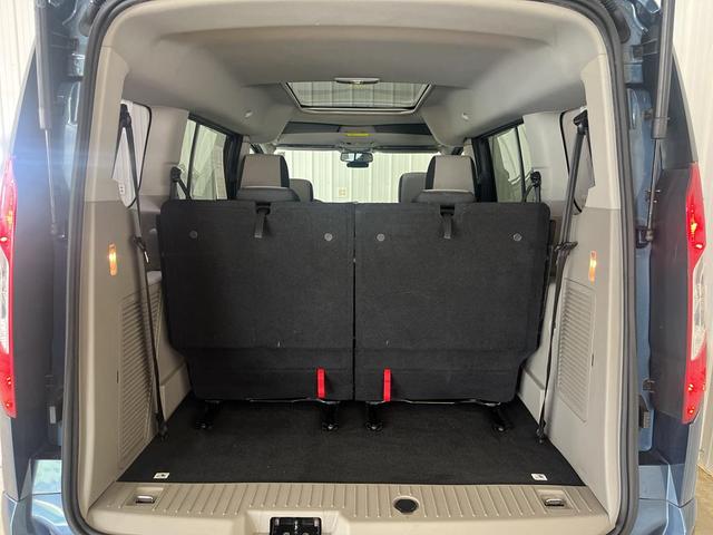Photo of 2020 Blue Metallic Ford Transit Connect