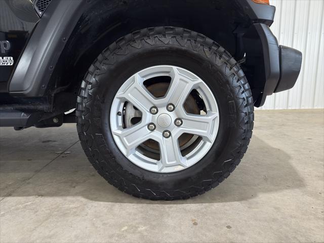 Photo of 2021 Black Clearcoat Jeep Wrangler Unlimited