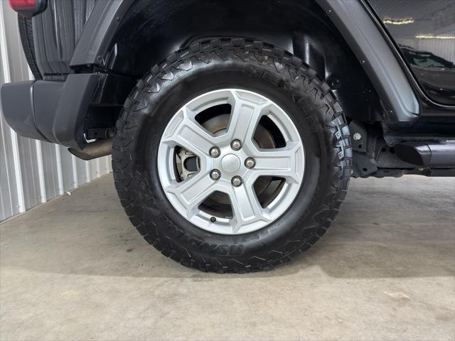 Photo of 2021 Black Clearcoat Jeep Wrangler Unlimited