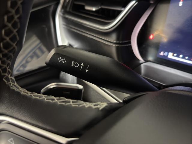 Photo of 2021 Diamond Black Crystal Pearlcoat Jeep Grand Cherokee L