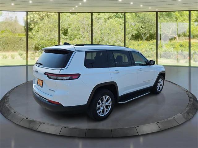 Photo of 2022 Bright White Clearcoat Jeep Grand Cherokee L