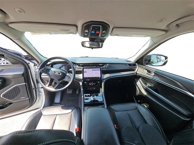 Photo of 2022 Bright White Clearcoat Jeep Grand Cherokee L