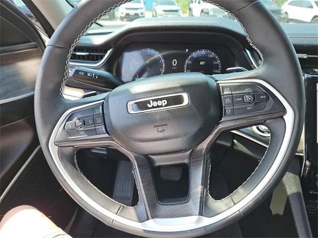 Photo of 2022 Bright White Clearcoat Jeep Grand Cherokee L