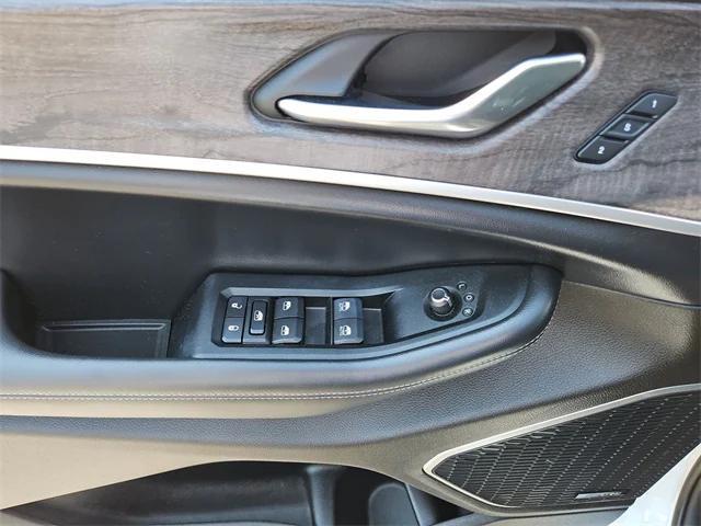 Photo of 2022 Bright White Clearcoat Jeep Grand Cherokee L