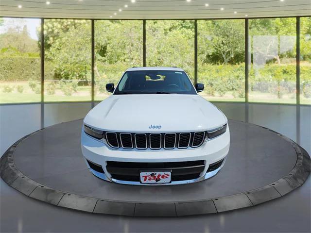 Photo of 2022 Bright White Clearcoat Jeep Grand Cherokee L