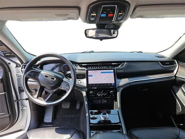 Photo of 2022 Bright White Clearcoat Jeep Grand Cherokee L