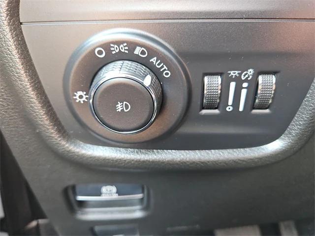 Photo of 2022 Bright White Clearcoat Jeep Grand Cherokee L