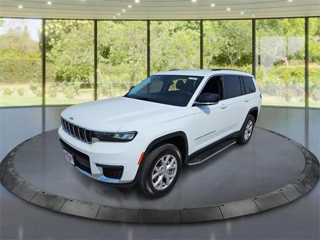 Photo of 2022 Bright White Clearcoat Jeep Grand Cherokee L
