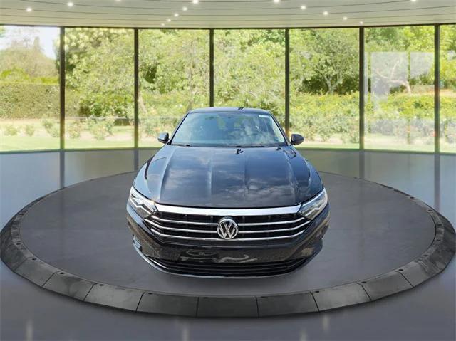 Photo of 2021 Black Uni Volkswagen Jetta