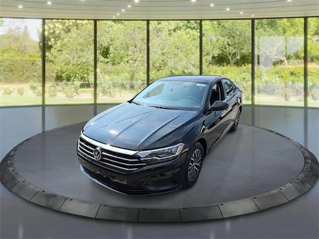 Photo of 2021 Black Uni Volkswagen Jetta