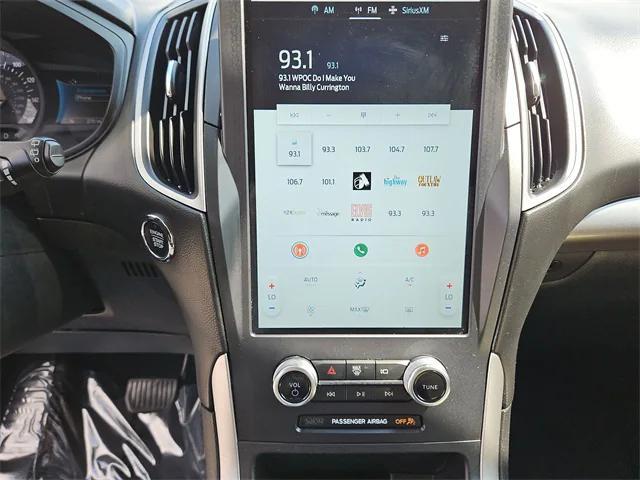 Photo of 2022 Agate Black Metallic Ford Edge