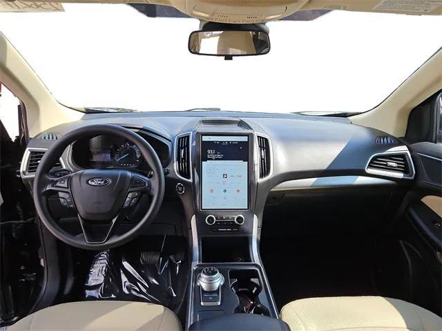 Photo of 2022 Agate Black Metallic Ford Edge