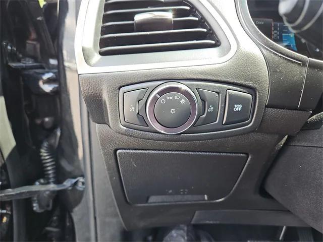 Photo of 2022 Agate Black Metallic Ford Edge