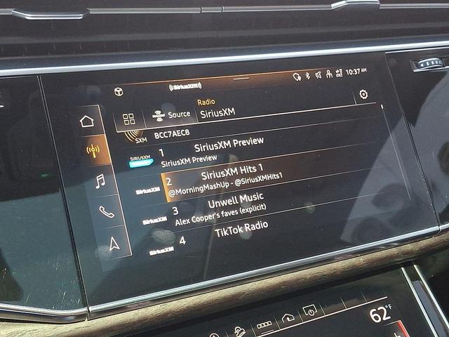 Photo of 2023 Glacier White Metallic Audi Q8