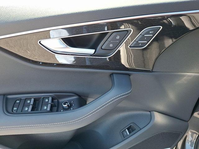 Photo of 2025 Samurai Gray Metallic Audi Q7